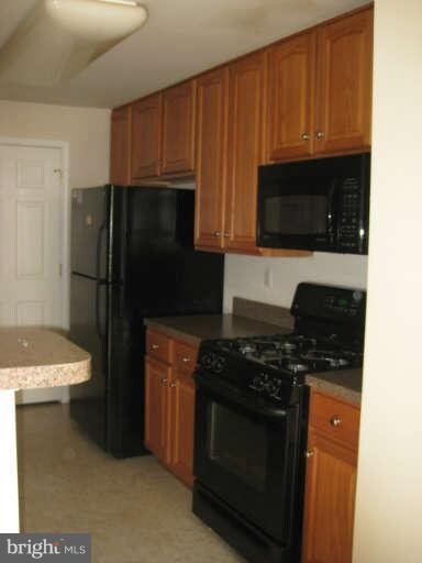 8923 Milford Haven Ct unit 23B, Lorton, VA 22079 - photo 3