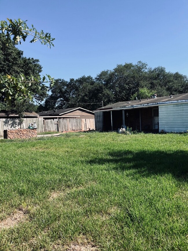 7601 Edna St, Houston, TX 77087 - photo 5