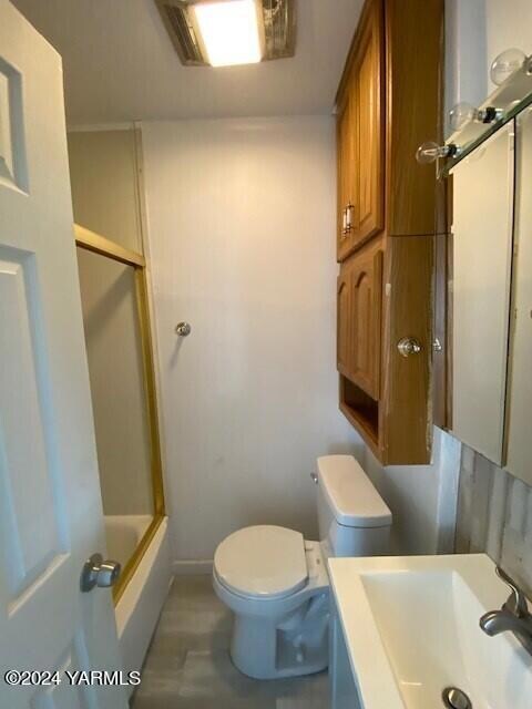 rainier bathroom