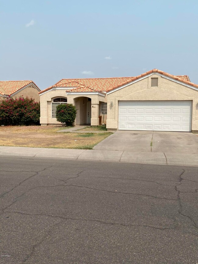 8602 w windsor Ave, Phoenix Az 85037 pic