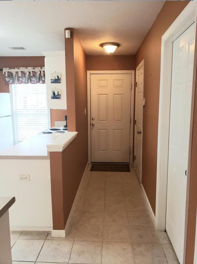 Foyer - 5012 Wheeler Lake