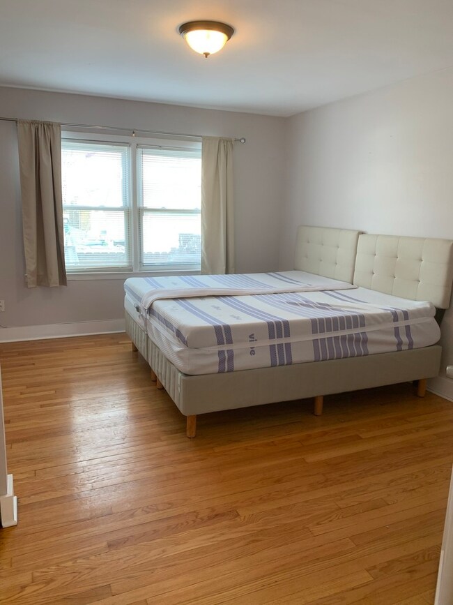 6140 N Richmond St unit 2, Chicago, IL 60659 - photo 5