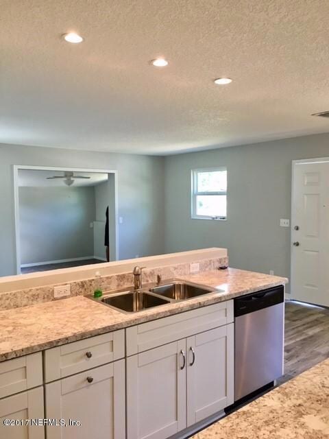 2111 Bo Peep Dr W, Jacksonville, FL 32210 - photo 5