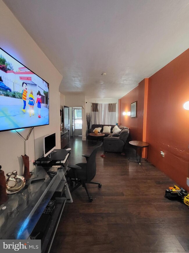 333 N 13th St, Reading, PA 19604 - photo 2