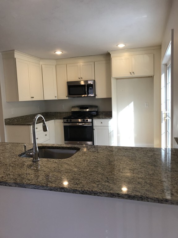 1390 Main St unit 60, Tewksbury, MA 01876 - photo 4