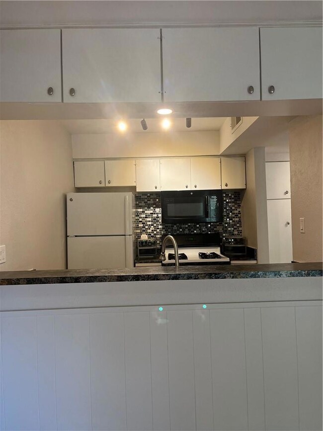 7801 Shoal Creek Blvd unit 244, Austin, TX 78757 - photo 5