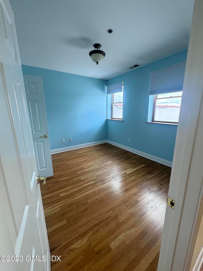 269 Greenwich Ave unit B, Greenwich, CT 06830 - photo 6