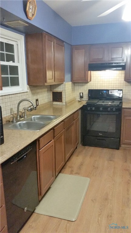 New Kitchen Cabinets