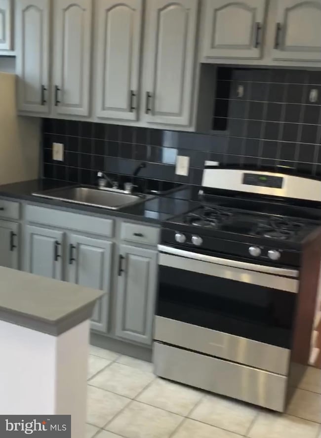 1523 Christian St unit 2R, Philadelphia, PA 19146 - photo 2