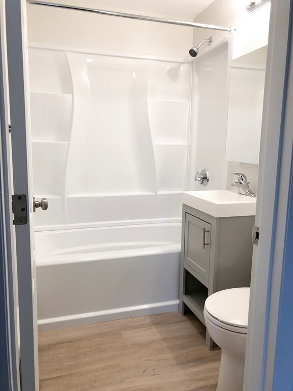 24 Hamilton St unit 12, Saugus, MA 01906 - photo 3