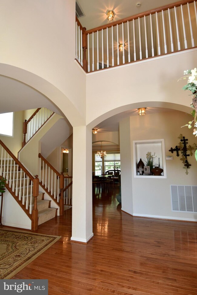 2073 Powells Landing Cir, Woodbridge, VA 22191 - photo 2