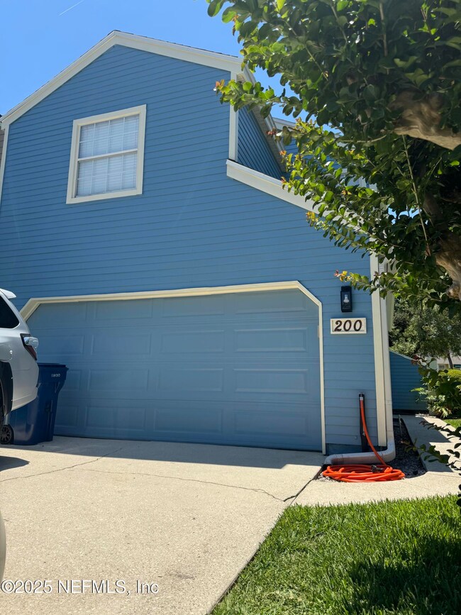 200 Spindrift Ln, Neptune Beach, FL 32266 - photo 2