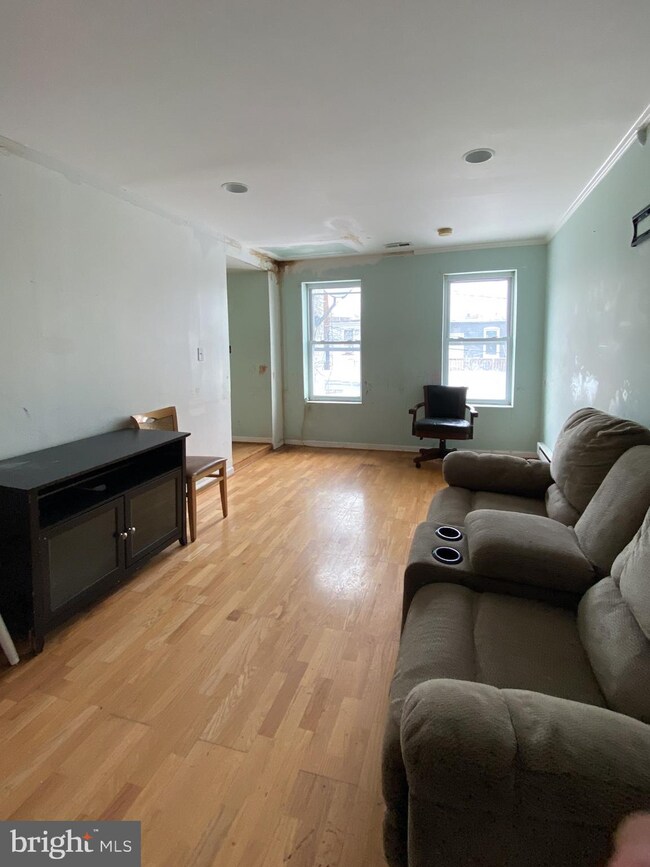 137 N Belnord Ave, Baltimore, MD 21224 - photo 5