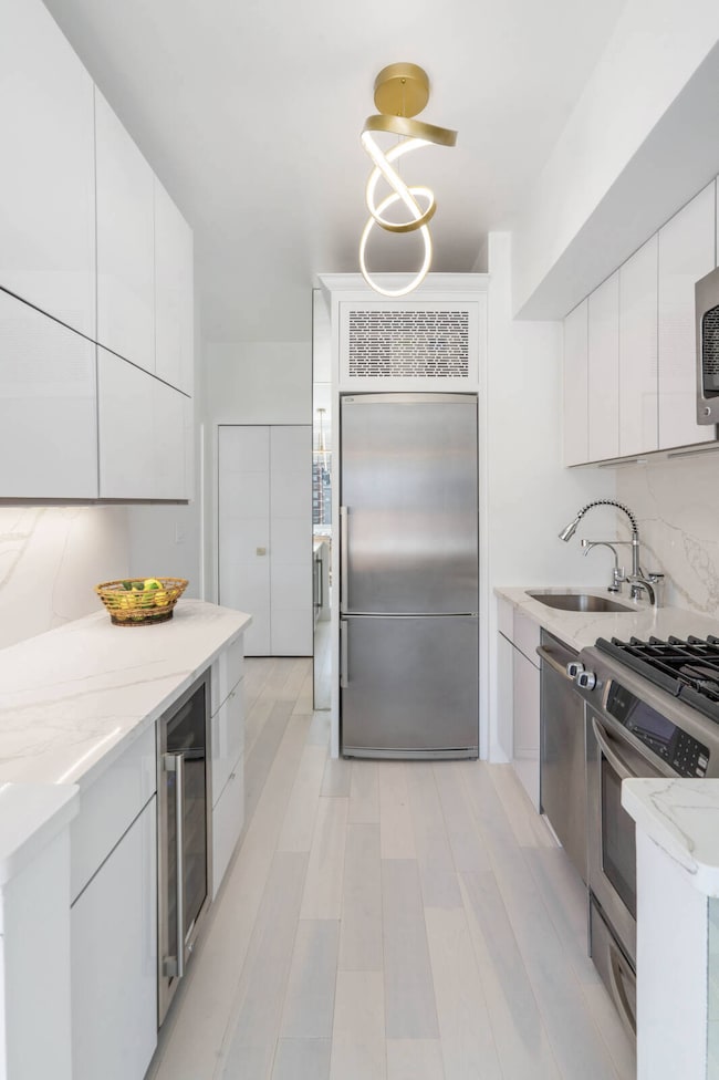 Fairmont Manor unit 18C, New York, NY 10028 - photo 5
