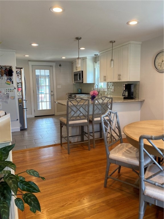 82 Roslyn Ave, Cranston, RI 02910 - photo 5