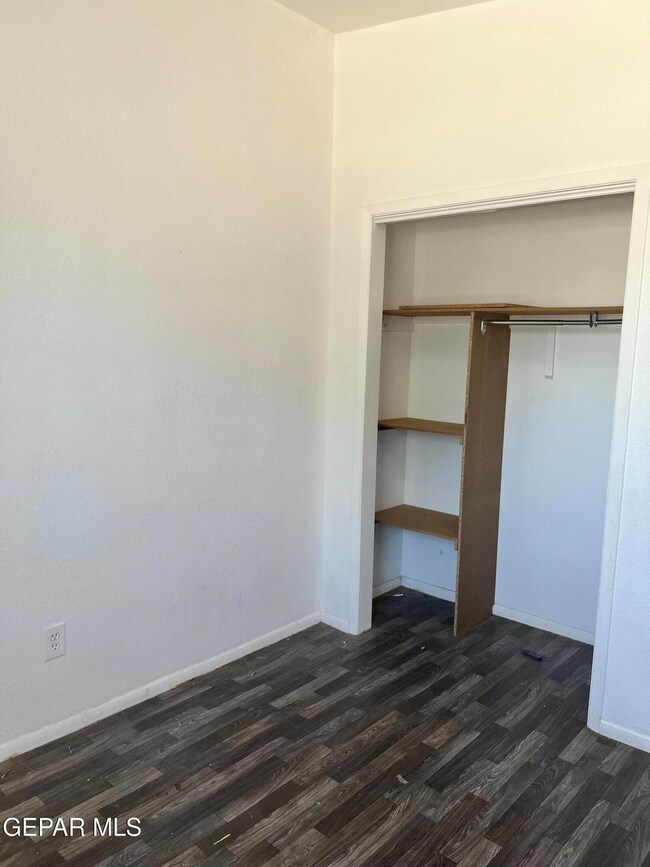 374 Lomaland Dr, El Paso, TX 79907 - photo 5