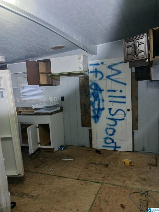 451 10th Ave SW, Graysville, AL 35073 - photo 5