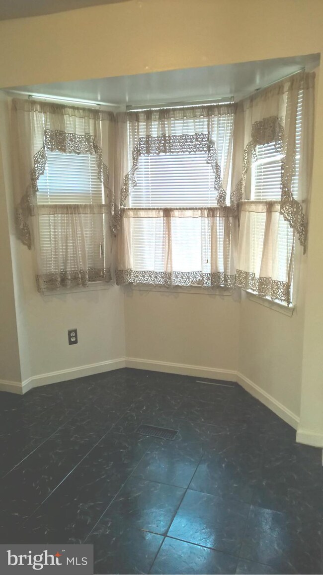 6040 Saint Moritz Dr, Temple Hills, MD 20748 - photo 3