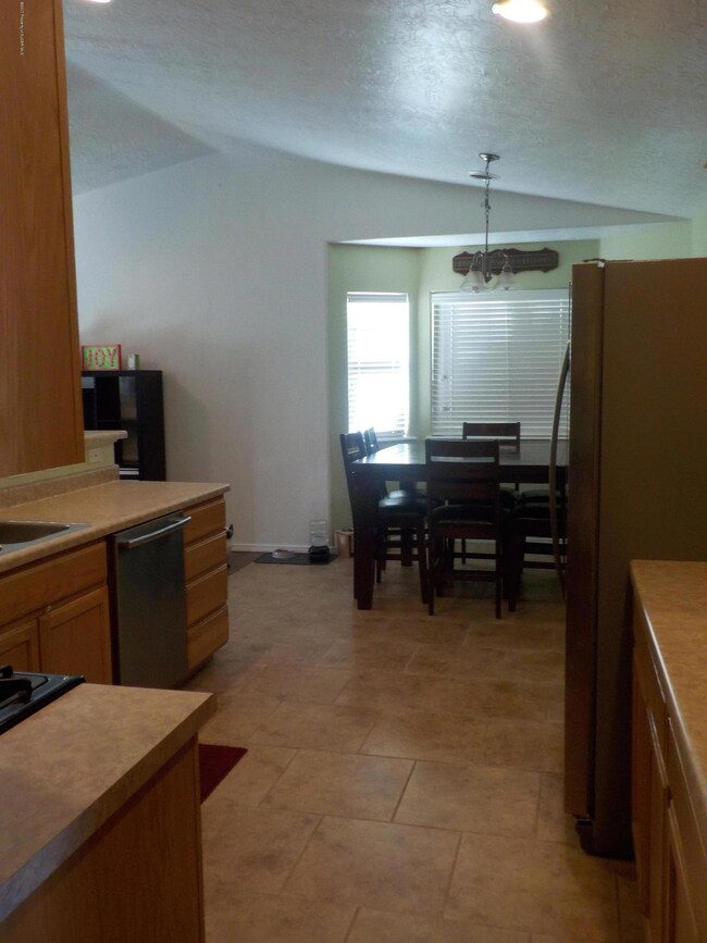 3845 Fairfax Ave, Farmington, NM 87402 - photo 2
