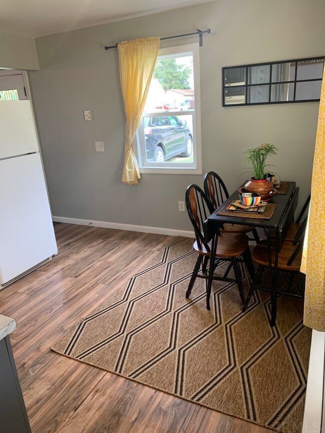 203 N Dewey St, Auburn, IN 46706 - photo 5