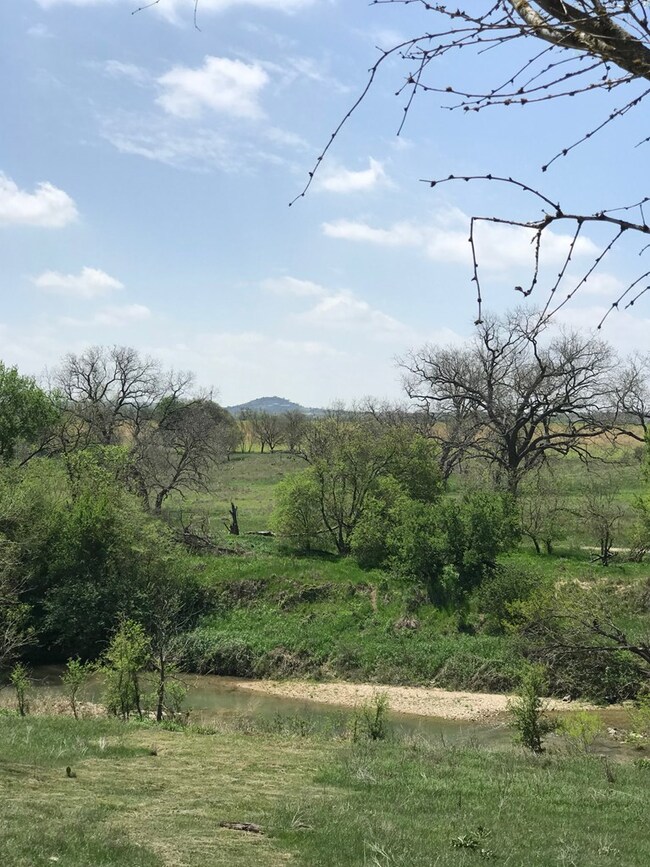 5025 S State Highway 16, Fredericksburg, TX 78624 - photo 6