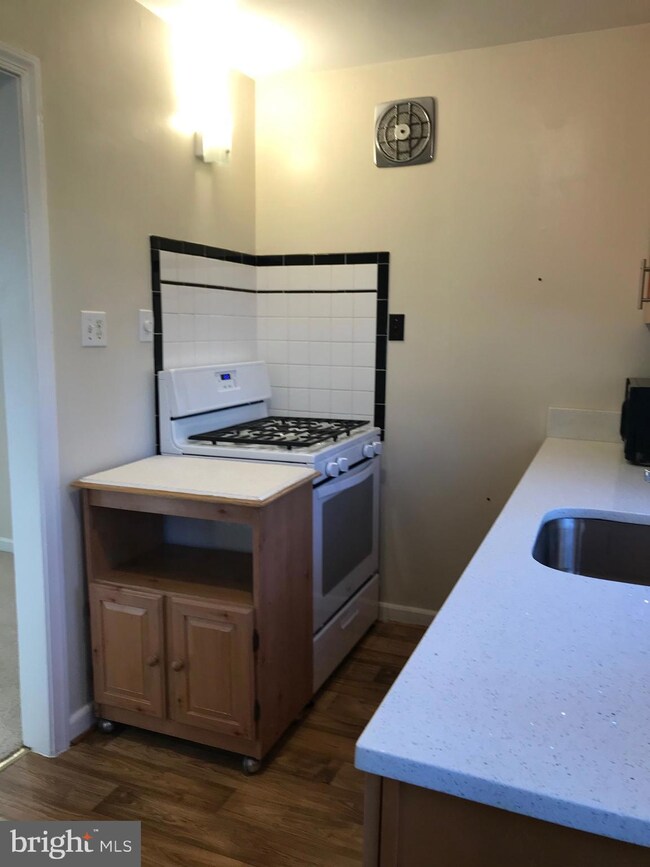 5422 Varnum St, Bladensburg, MD 20710 - photo 5