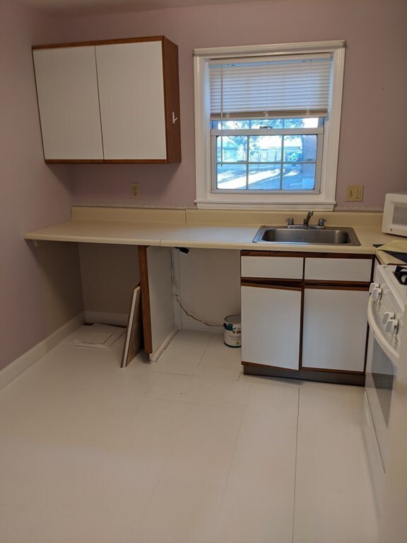 1554 Memorial Ave unit 2, West Springfield, MA 01089 - photo 5