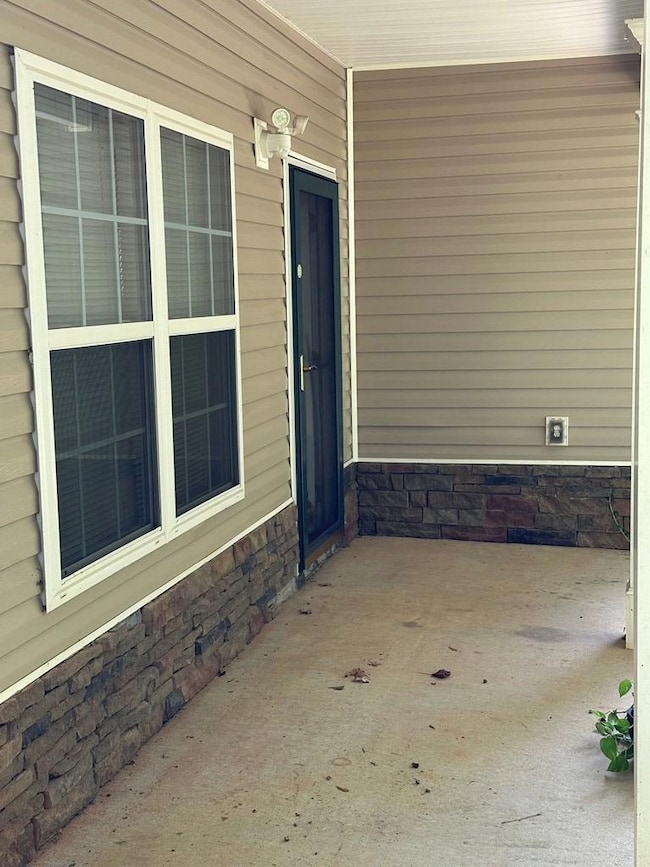 281 Northwinds Blvd, Carrollton, GA 30117 - photo 2