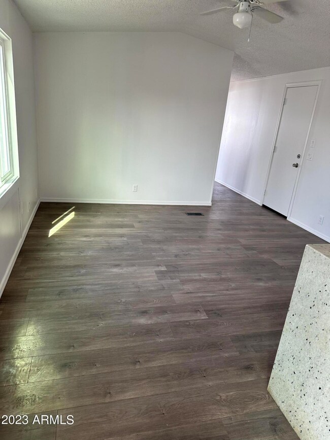 5601 W Missouri Ave unit 109, Glen Dale, AZ 85301 - photo 5