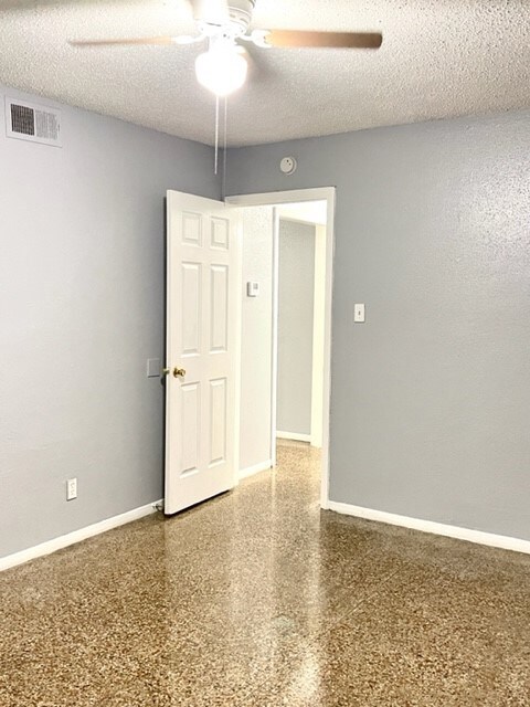 4515 Oxford St unit 7, Houston, TX 77022 - photo 6