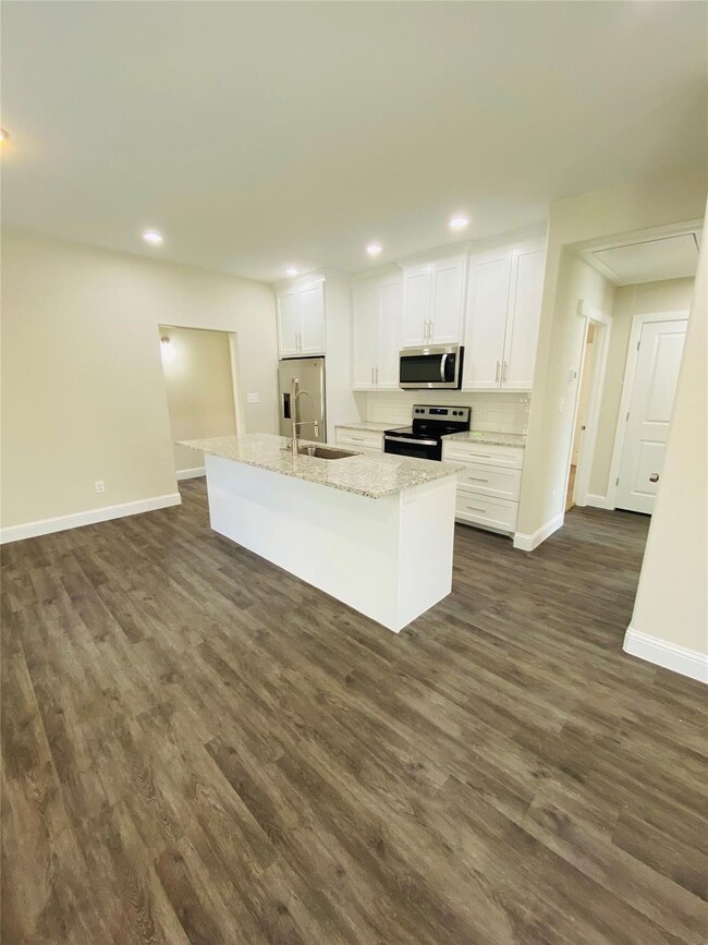 821 W Nelson St, Denison, TX 75020 - photo 3