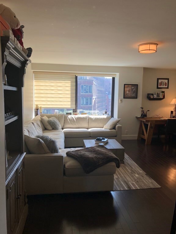 Harbor Towers unit 8G, Boston, MA 02110 - photo 3