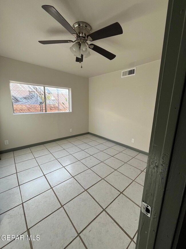3920 Cumberland Ave unit B, El Paso, TX 79903 - photo 3