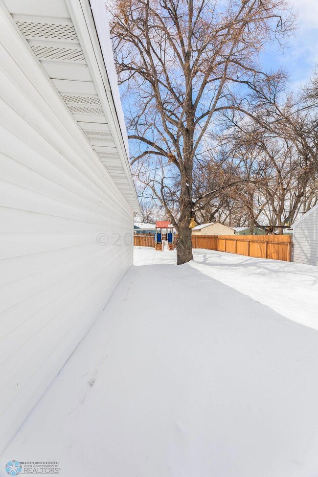 1321 15th St S, Fargo, ND 58103 - photo 4