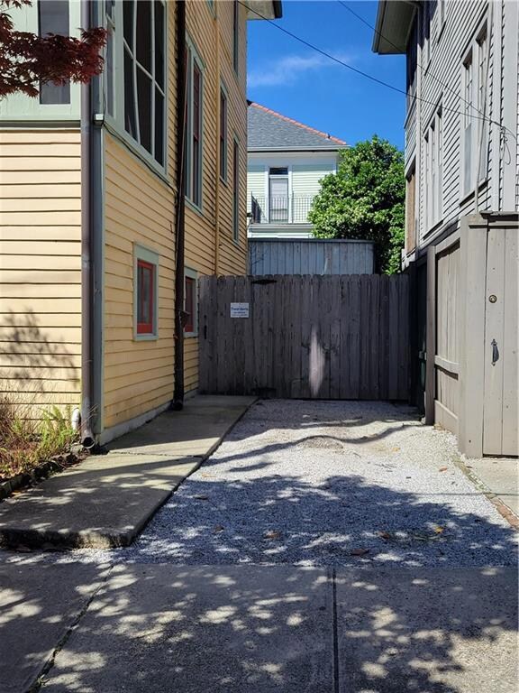 1710 Dufossat St, New Orleans, LA 70115 - photo 3