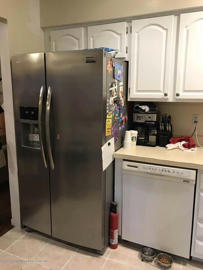 24 Croft Ct, Staten Island, NY 10306 - photo 6