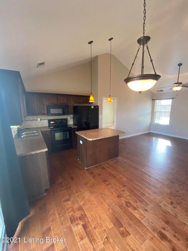 308 Gentry Ln, Mount Washington, KY 40047 - photo 5