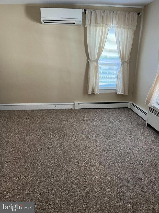 542 Main St, Pennsburg, PA 18073 - photo 5