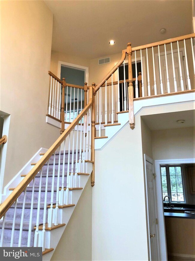 7260 Lochhaven St, Allentown, PA 18106 - photo 3