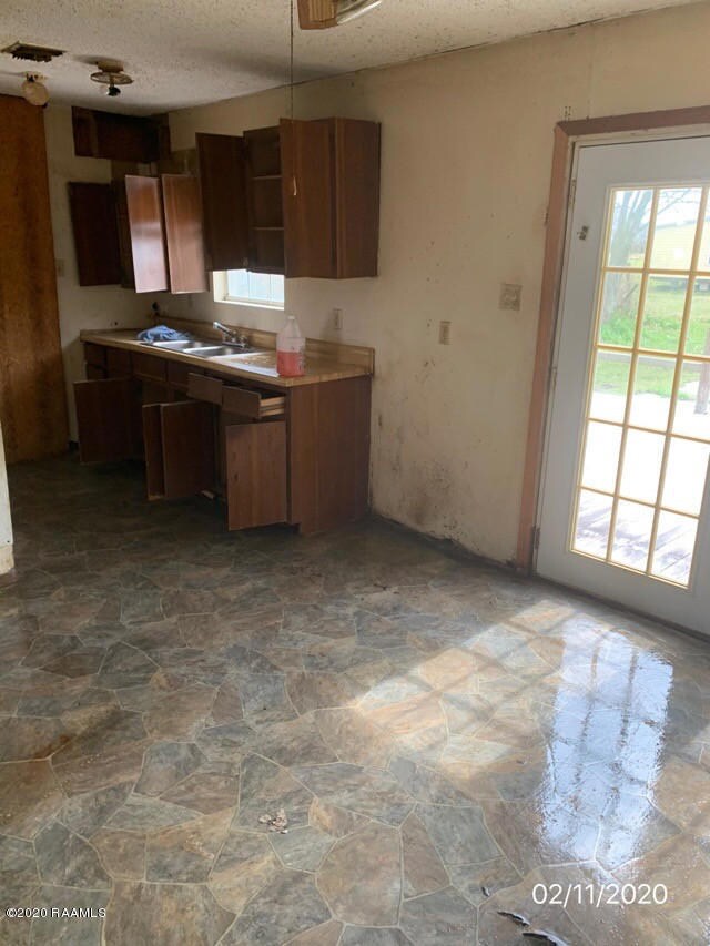 8104 Schultz Rd, Crowley, LA 70526 - photo 7