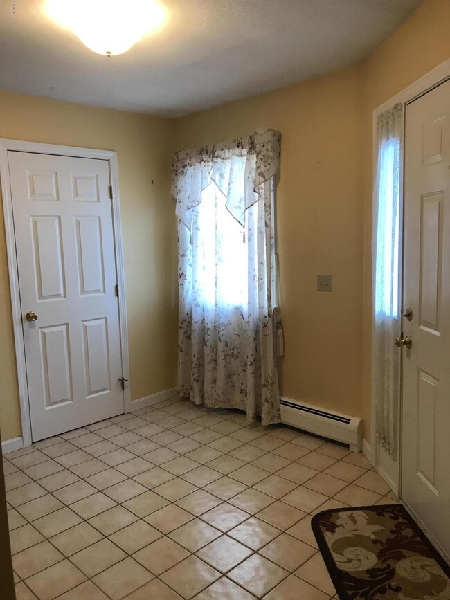 11 Walden Ln, Pittsfield, MA 01201 - photo 3