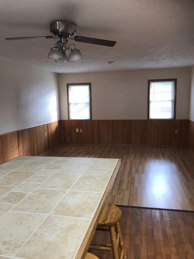 626 2nd St, Columbus Junction, IA 52738 - photo 4