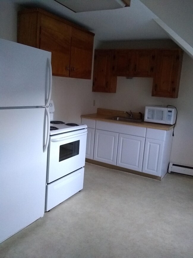 32 S Main St unit 4, Chester, VT 05143 - photo 2