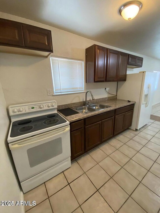 3810 N 9th Place, Phoenix, AZ 85014 - photo 6