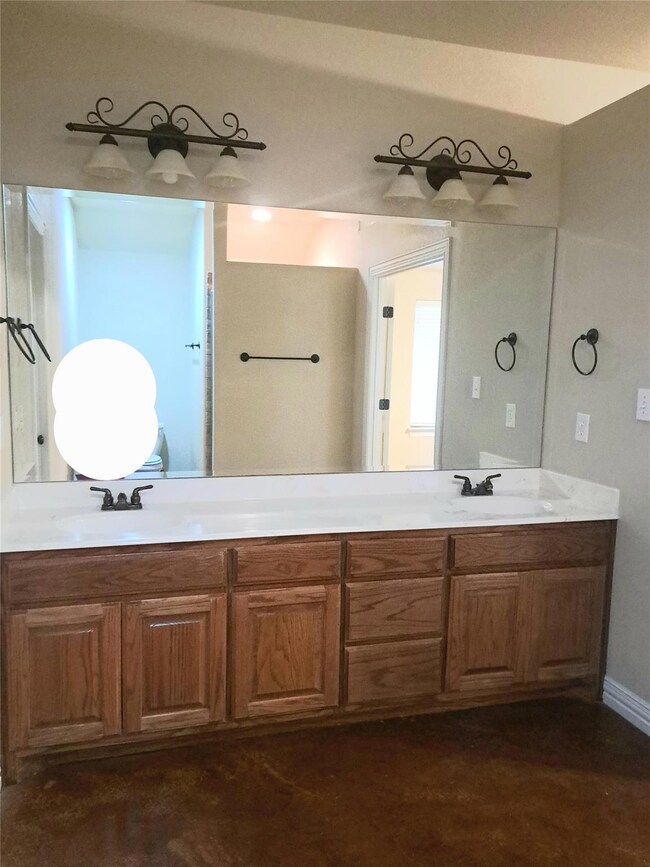 1301 Dicey Rd unit 305, Weatherford, TX 76085 - photo 7