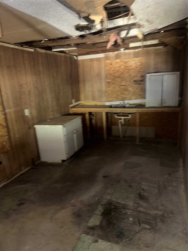 1015 S Pecos St, Coleman, TX 76834 - photo 5