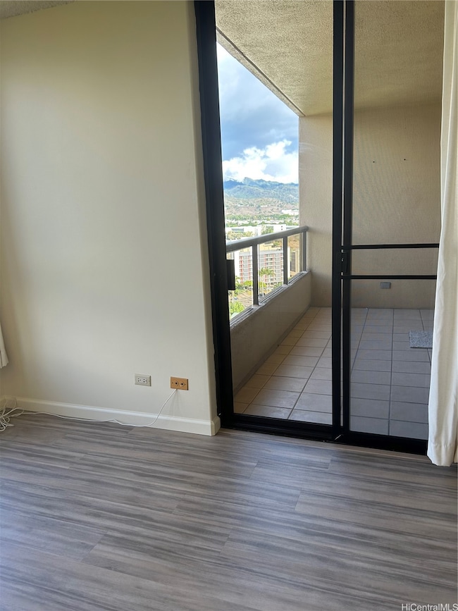 Plaza Landmark unit 2109, Honolulu, HI 96818 - photo 5