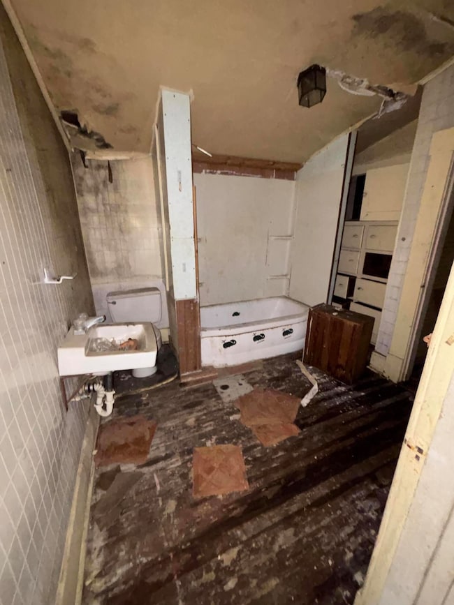 712 N 1st Ave, Laurel, MS 39440 - photo 7