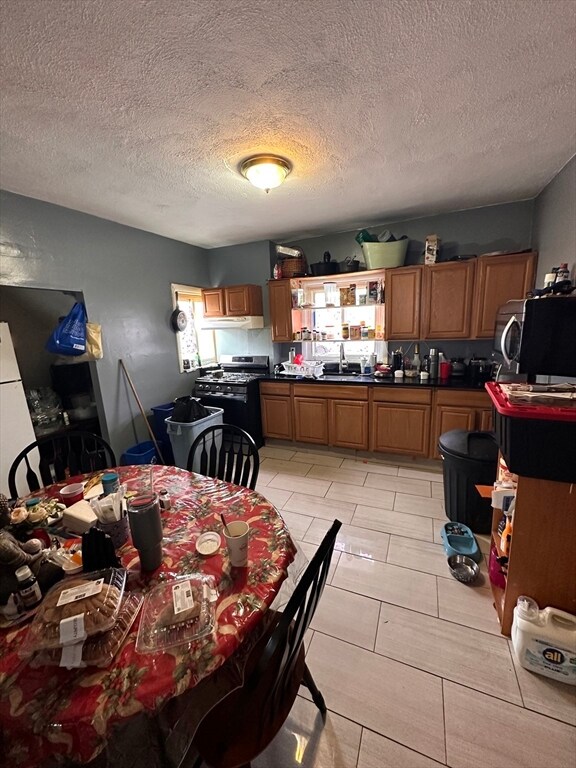 57 Mansfield St, Everett, MA 02149 - photo 4