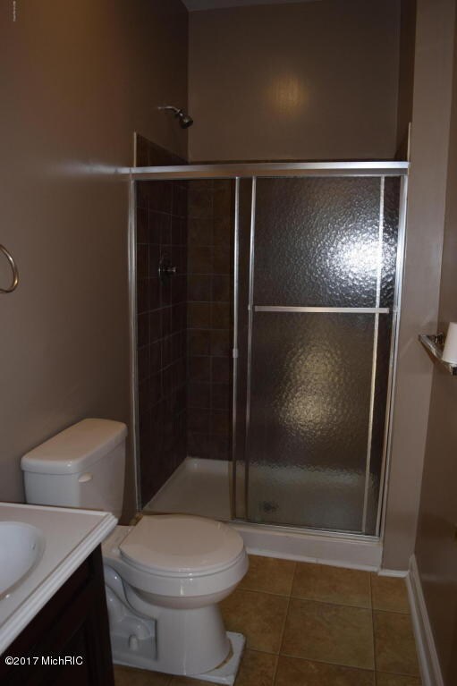 612 Osceola Ave unit 2, Big Rapids, MI 49307 - photo 3